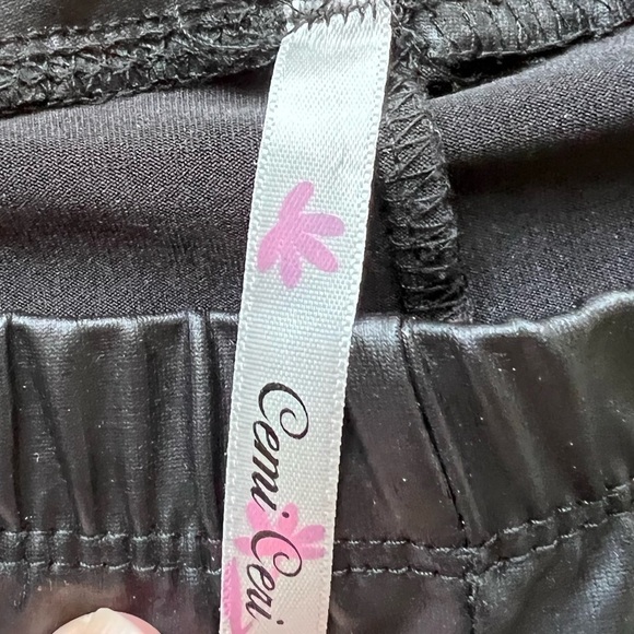 Cemi Ceri Black Faux Leather Leggings with Zippers at Ankles Size Small - Picture 5 of 6